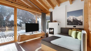 Télévision, cheminée