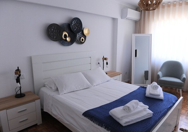 3 chambres, lit de bébé portatif, Wi-Fi, literie fournie