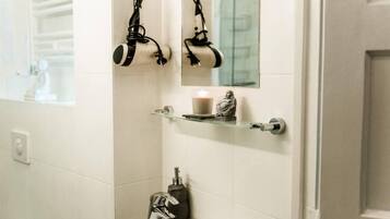 House | Bathroom | Shower, hair dryer, towels