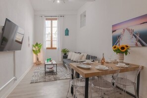 Dining - Heart of Old Nice,2 bedrooms, 5min from the sea,AC (Nice)