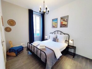 2 bedrooms, iron/ironing board, WiFi, bed sheets