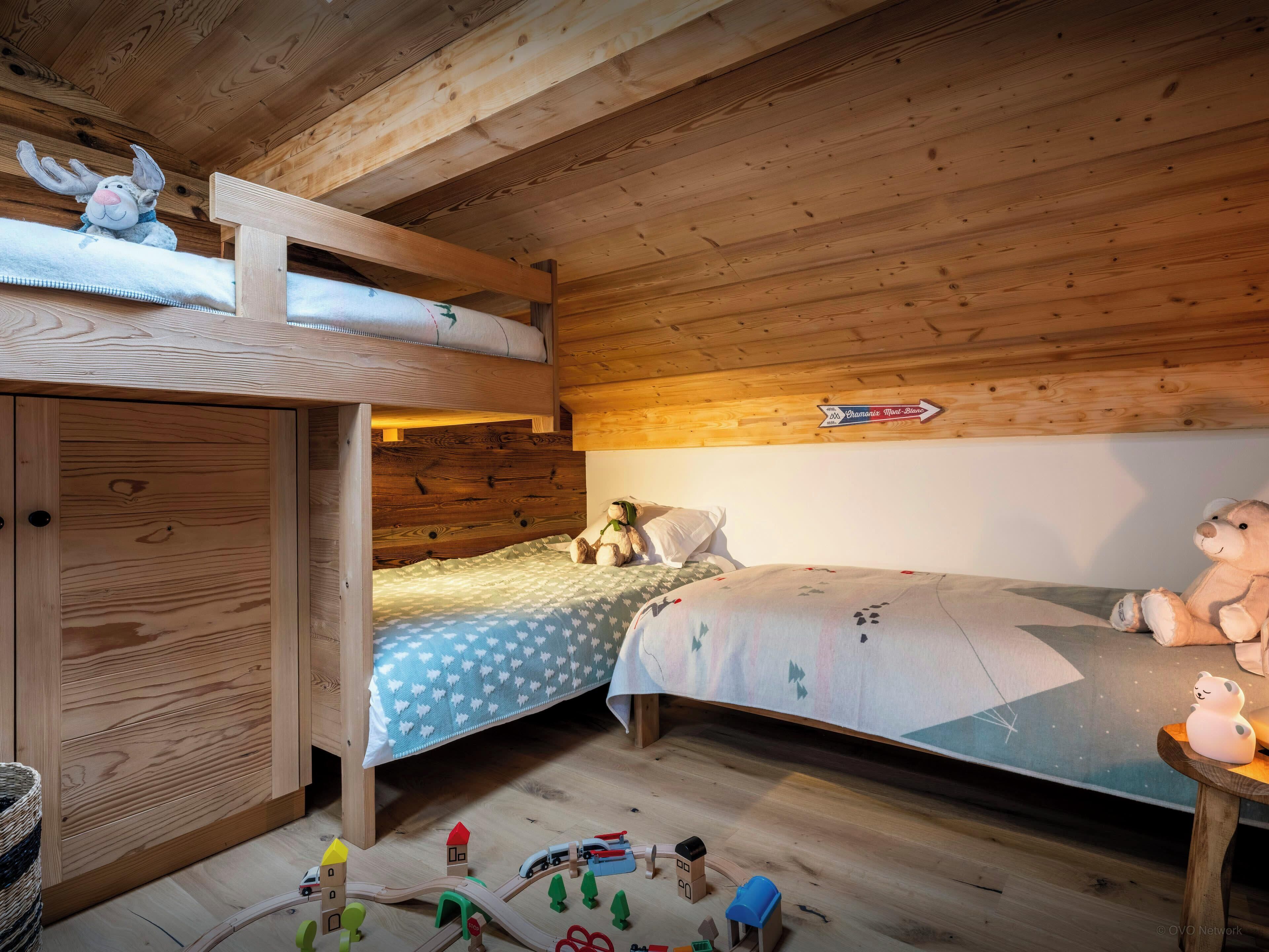 4 slaapkamers, een strijkplank/strijkijzer, wifi, beddengoed