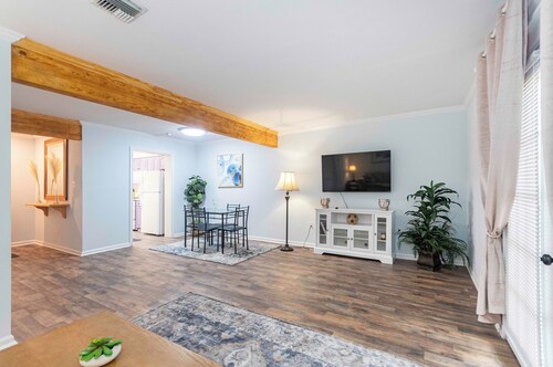 Cozy townhouse minutes from Downtown Lafayette, LA