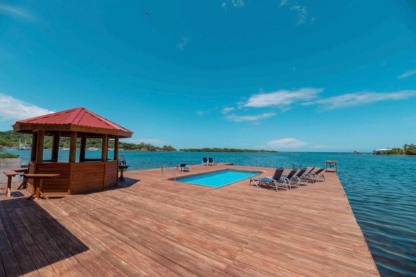 Sir Sea Villas Oceanfront Deck and Pool