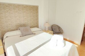 2 chambres, fer et planche à repasser, Wi-Fi, literie fournie