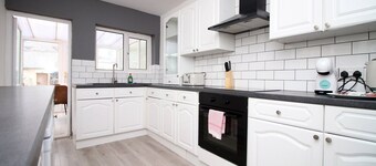 Cohost Partners Charming 4BR Home Garden Oasis Parking