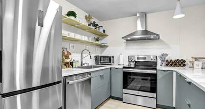 Hidden Mountainside Escape - 2BR/1BA Condo With AC!