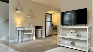 1 soverom, skrivebord, strykejern/-brett og wi-fi (inkludert)