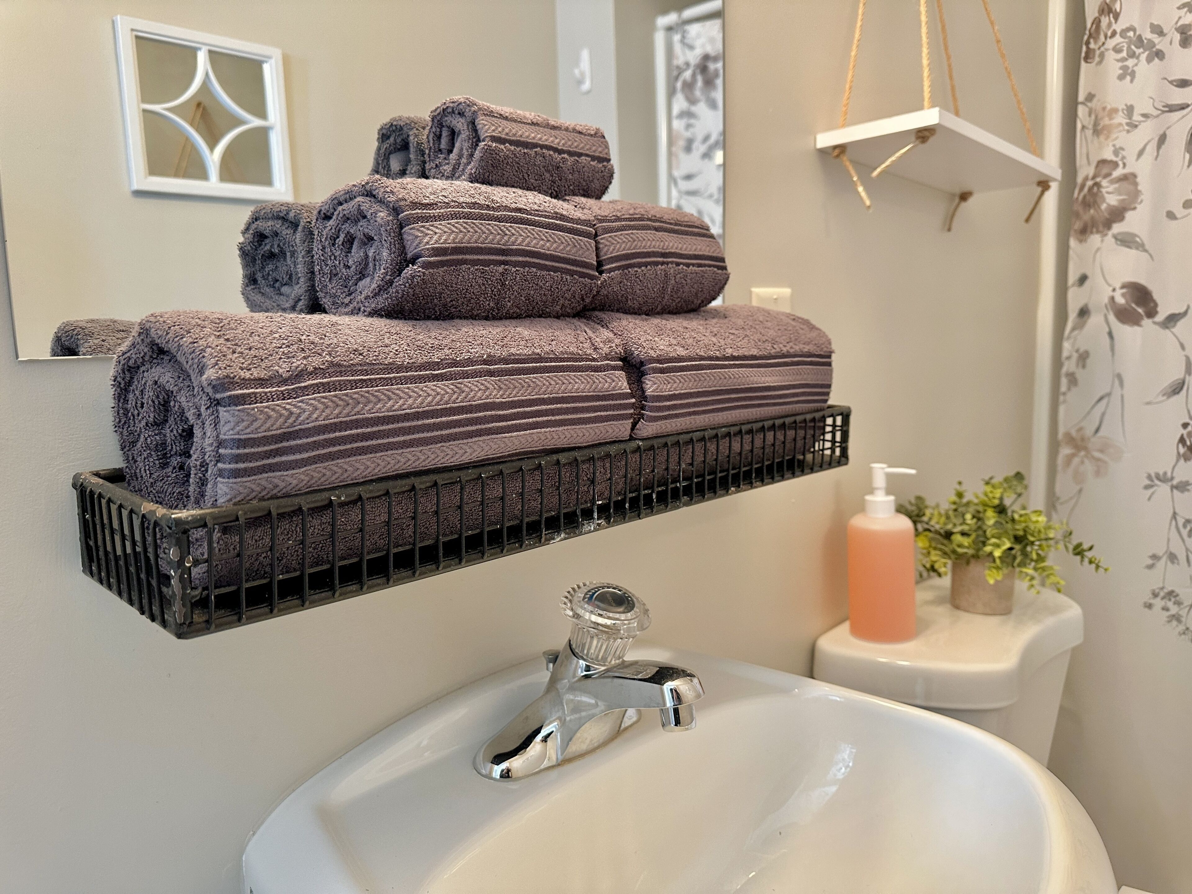 Hårføner, håndklær, såpe og sjampo