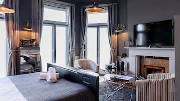 Superior Suite, Sea View, Beachfront | Pillow-top beds, desk, laptop workspace, blackout curtains