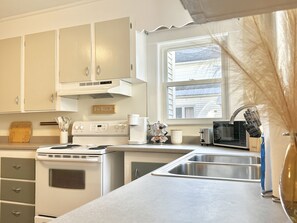 Fridge, microwave, oven, stovetop - Spacious 3 Bedroom 2 Bath First Floor Apt Close to Downtown Concord (Concord)