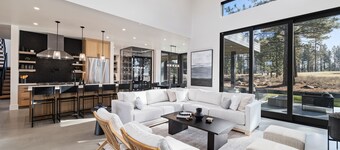 Fairway Vistas - Gorgeous Custom Property in Gray's Crossing with Private Hot Tub, Gym and Media Room