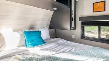 2 slaapkamers, een strijkplank/strijkijzer, reisbedje, wifi