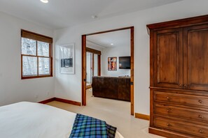 3 slaapkamers, een bureau, wifi, beddengoed