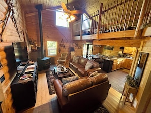 Smart TV, fireplace, DVD player, table tennis
