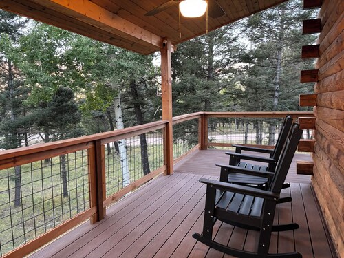 Bear Necessities Lodge on Ski Mountain • Fire Pit, Large Deck, Grill & Wildlife