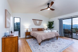 3 chambres, fer et planche à repasser, Wi-Fi, draps fournis