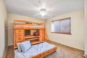 3 chambres, fer et planche Ă repasser, Wi-Fi, draps fournis
