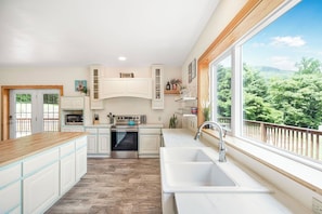 Fridge, microwave, oven, stovetop - The Blue Llama | Pets OK | Llama Loft | Fire Pit | Fenced Yard | Off Nelson 151 (Nellysford)