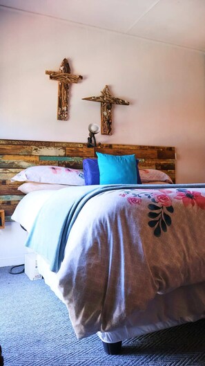 4 quartos, ferros/tábuas de passar roupa, Wi-Fi, roupa de cama