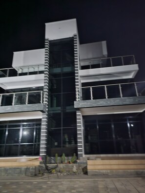 Exterior - MUGUET by Ibiscot (Entebbe)