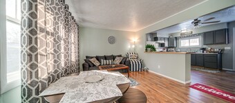 Ashtabula Home Rental - 2 Mi to Lake Erie, Beaches