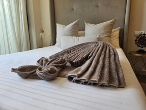 1 bedroom, iron/ironing board, Internet, bed sheets - Nogalera Quintessence, city center,private parking (Torremolinos)