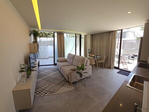 TV - Nogalera Quintessence, city center,private parking (Torremolinos)