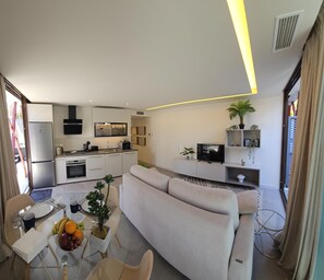 TV - Nogalera Quintessence, city center,private parking (Torremolinos)