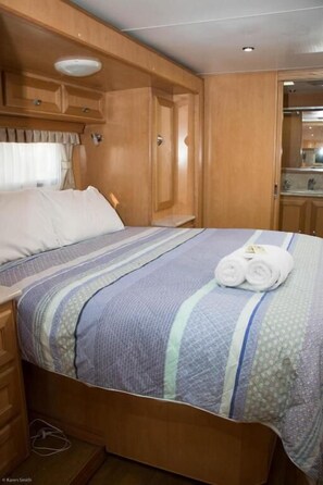 免费 WiFi、床单