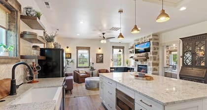 Historic Midway Farmhouse