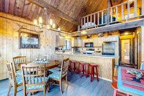 Dining - Enchanting dog-friendly cabin with large deck & fireplace - near skiing & golf (Angel Fire)