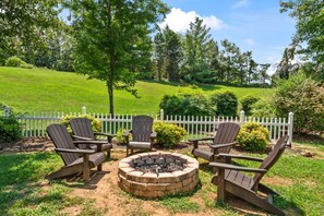 Property grounds - Indoor Pool + Hot Tub + Fire Pit + Game Room (Sevierville)