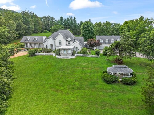 Indoor Pool + Hot Tub + Fire Pit + Game Room