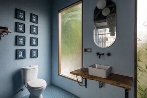 Design Apartment | Bathroom | Hair dryer, towels - Atelier Lofts (Ubud)