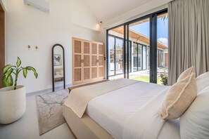 3 bedrooms, in-room safe, free WiFi, bed sheets - Seaside 3 BR Villa, Walking Distance to Beach (Uluwatu)