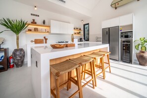 Fridge, microwave, oven, coffee/tea maker