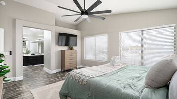 5 bedrooms, travel crib, free WiFi