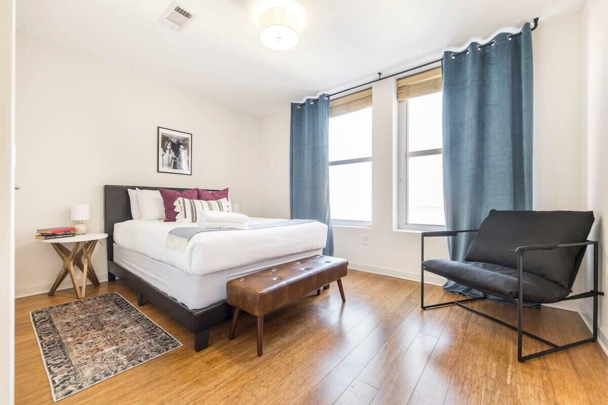 2 chambres, fer et planche à repasser, Wi-Fi, draps fournis