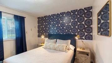 3 slaapkamers, een strijkplank/strijkijzer, reisbedje, gratis wifi