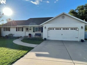 Exterior - Business in Front and Fun in the Back! Pets too! (Orem)