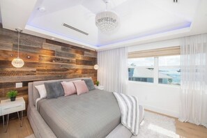 2 habitaciones, escritorio, tabla de planchar con plancha y wifi 