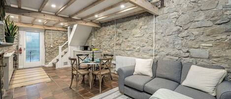 TV, fireplace, stereo