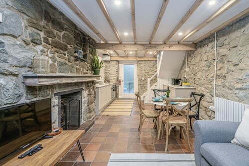 Cosy Cottage Escape In North Wales With Log Burner