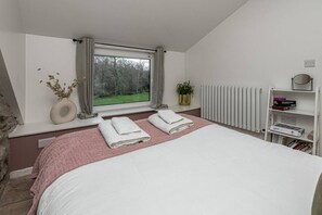 2 soveværelser, skrivebord, strygejern/strygebræt, Wi-Fi