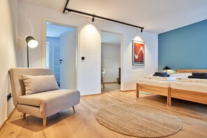 1 bedroom, free WiFi, bed sheets - Guest House 'Alte Seifensiederei - Fabienne' with Shared Terrace, Shared Garden and Wi-Fi (Bad Tölz)