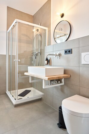 Douche, serviettes fournies
