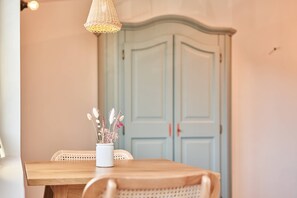 Dining - Guest House 'Alte Seifensiederei - Lallaji' with Shared Terrace, Shared Garden and Wi-Fi (Bad Tölz)