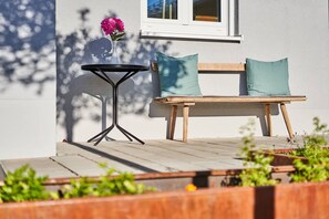 Terrace/patio - Guest House 'Alte Seifensiederei - Lallaji' with Shared Terrace, Shared Garden and Wi-Fi (Bad Tölz)