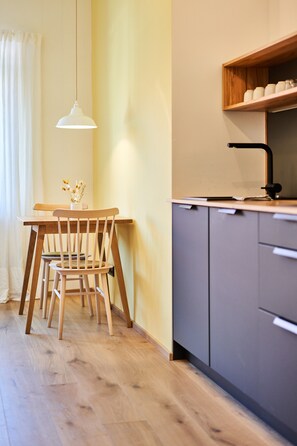 Dining - Guesthouse 'Alte Seifensiederei - Astrid' with Shared Terrace, Garden, and Wi-Fi (Bad Tölz)